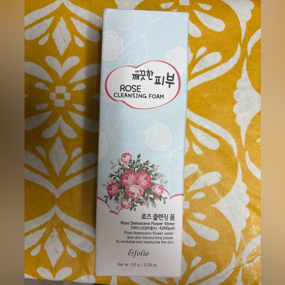 Esfolio Pure Skin Rose Cleansing Foam